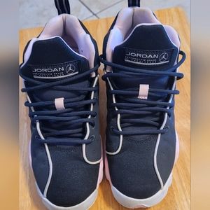 Jordan Jumpman Team 2 GS black pink foam